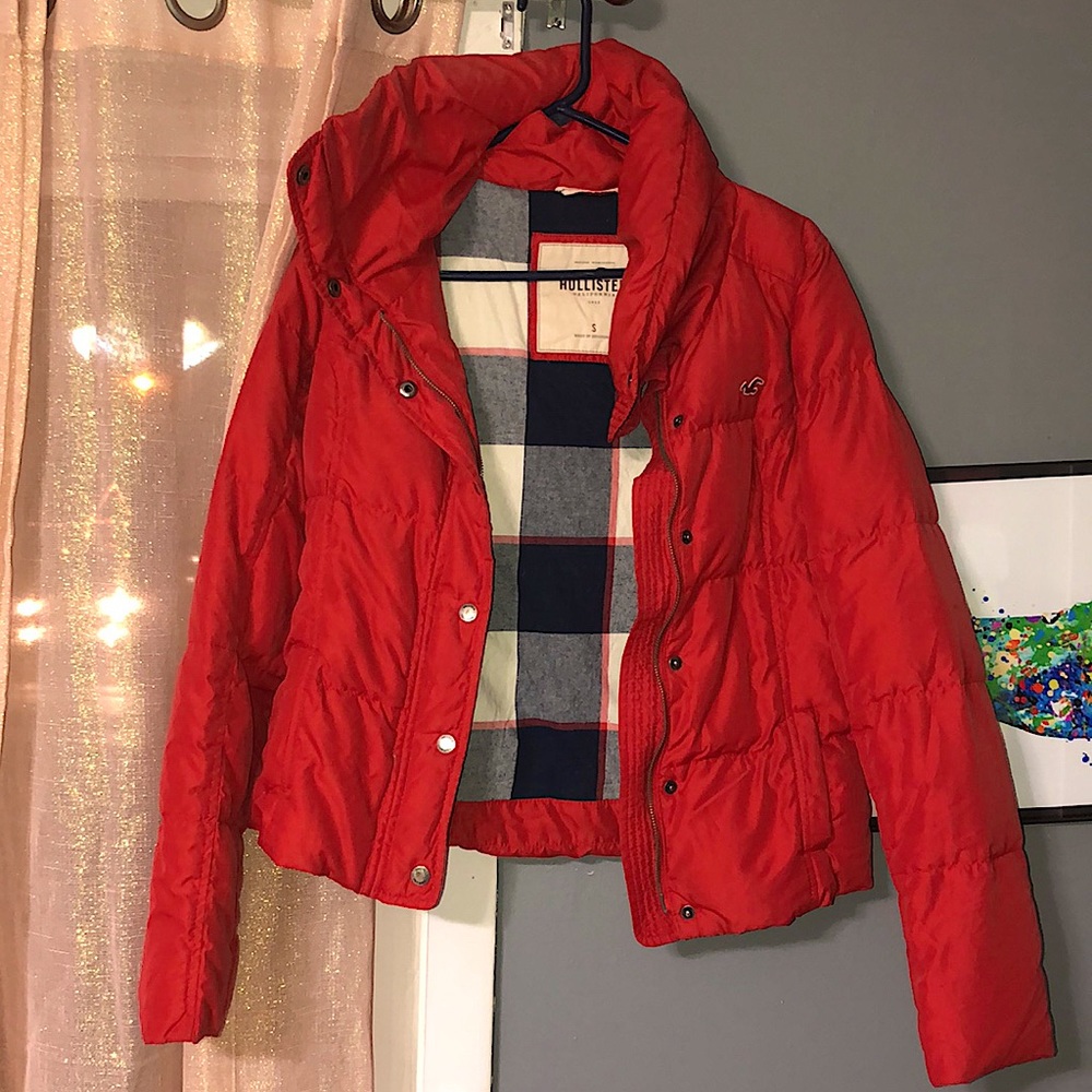 woman's Hollister down puffer coat